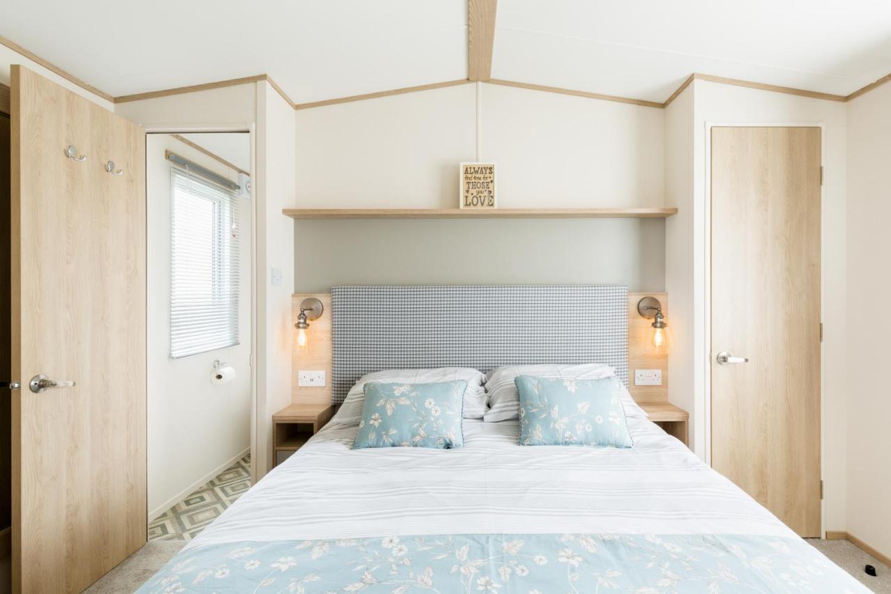 Villa Lilly Pad South Cerney Esterno foto