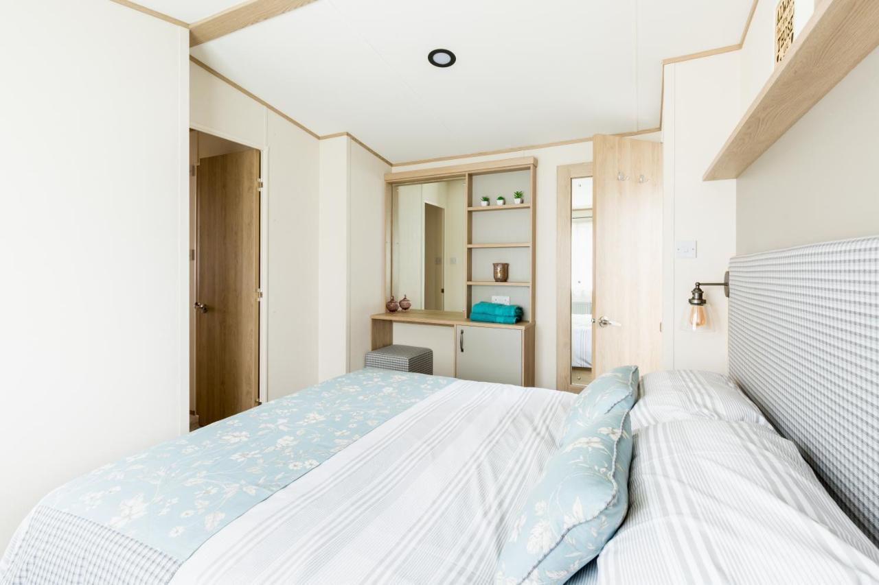 Villa Lilly Pad South Cerney Esterno foto