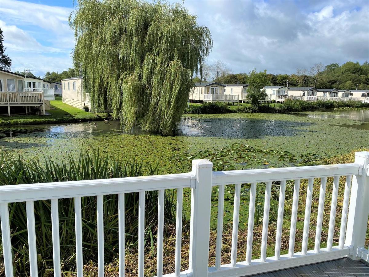 Villa Lilly Pad South Cerney Esterno foto