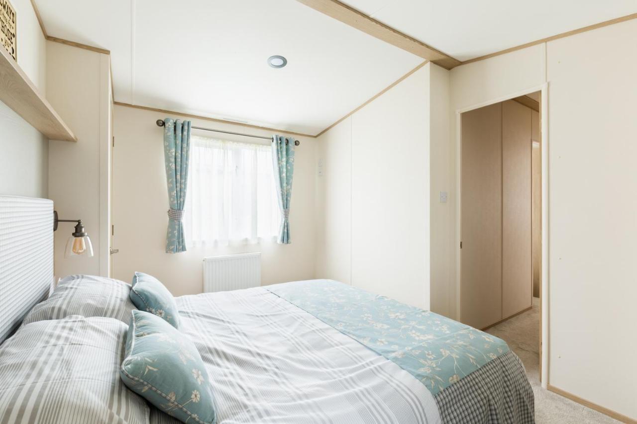Villa Lilly Pad South Cerney Esterno foto