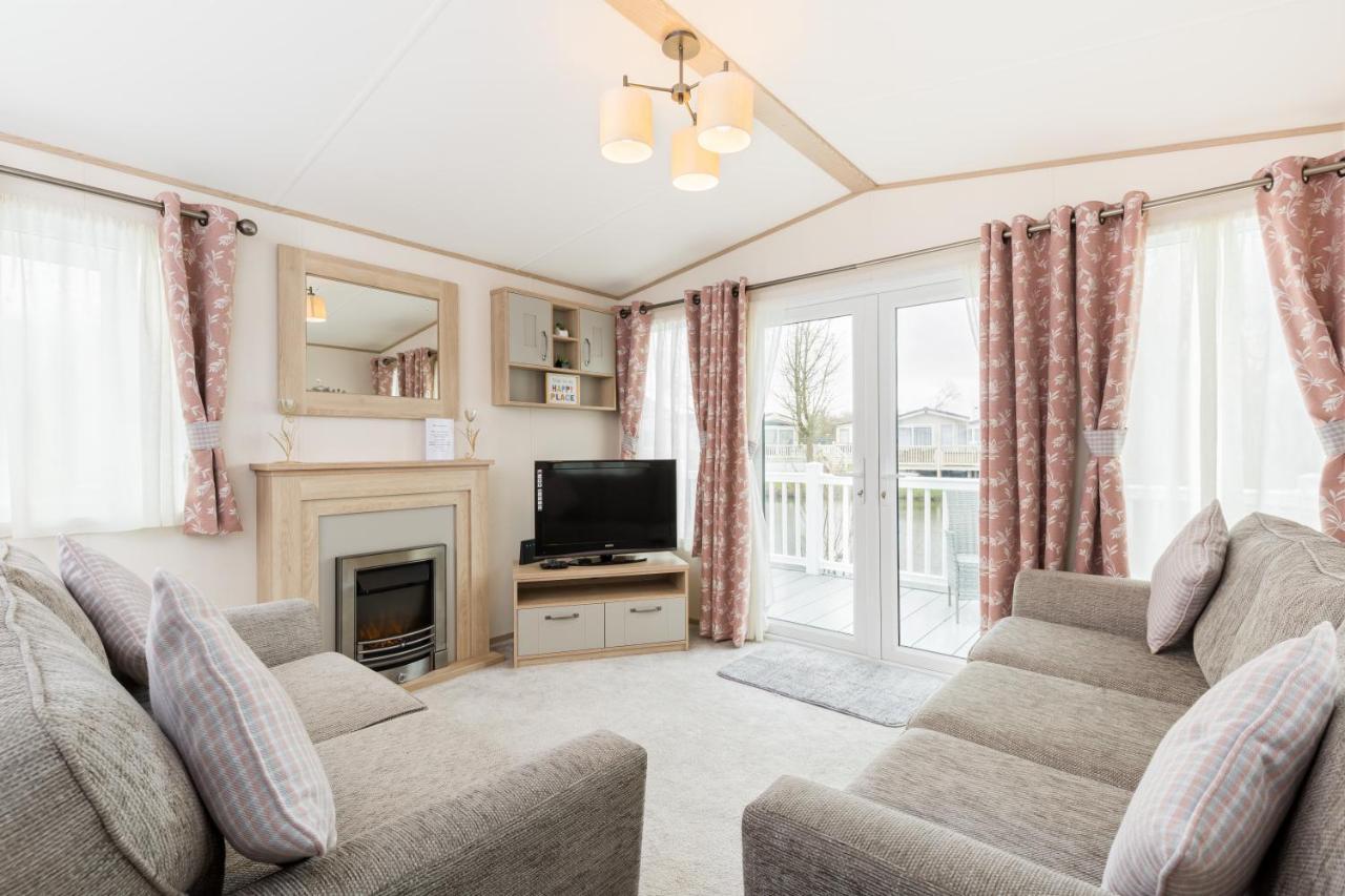 Villa Lilly Pad South Cerney Esterno foto