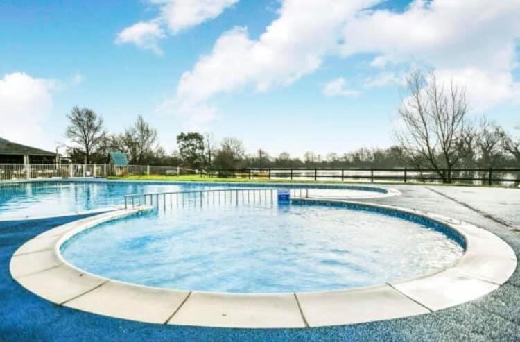 Villa Lilly Pad South Cerney Esterno foto